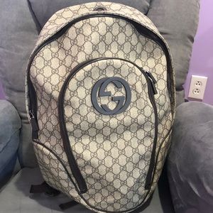 Gucci supreme backpack